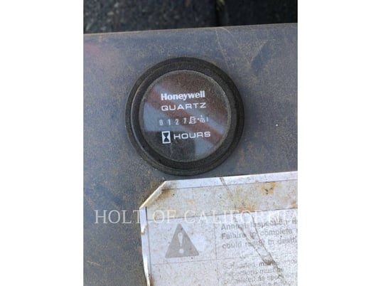 Skyjack, Inc. SCISSOR 19, Lift Scissor, 910 hours, S/N: 22076108, 2015 - Image 5