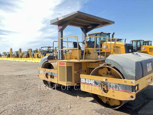Caterpillar CB-634C, Twin Drum Roller, 5214 hours, S/N: 3BR00452, 2000 - Image 2