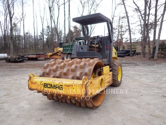 Bomag BW177PDH-3, Vibratory Single Drum Pad, 1878 hours, S/N: 901581551125, 2006 - Image 1