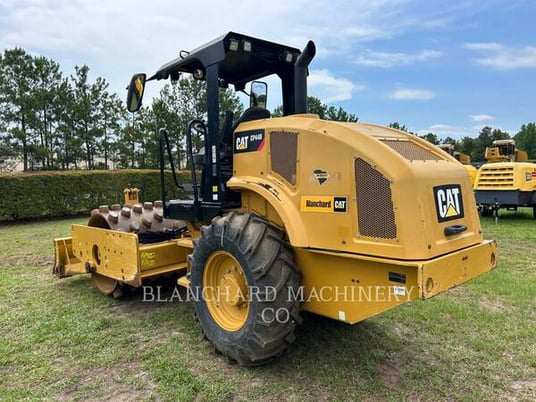 Caterpillar CP44B, Vibratory Single Drum Pad, 1605 hours, S/N: 4P400229, 2017 - Image 4