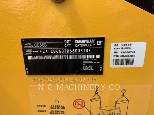 Caterpillar CB66B, Asphalt Paver, 660 hours, S/N: B6600310, 2018 - Image 5