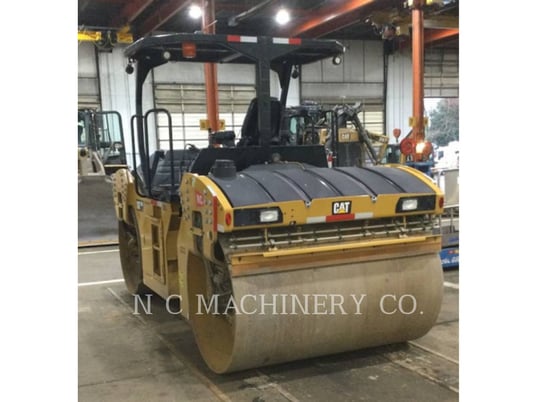 Caterpillar CB13, Asphalt Paver, 824 hours, S/N: PWP00338, 2019 - Image 3