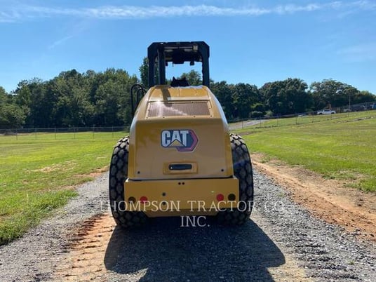 Caterpillar CS54B, Vibratory Single Drum Smooth, 44 hours, S/N: CS501309, 2022 - Image 8