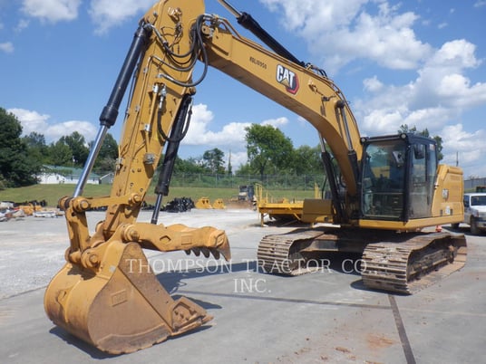 Caterpillar 323, Crawler Excavator, 692 hours, S/N: NDL10950, 2022 - Image 1