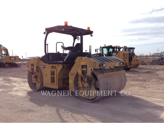 Caterpillar CB16, Compactor, 766 hours, S/N: HP500150, 2021 - Image 2