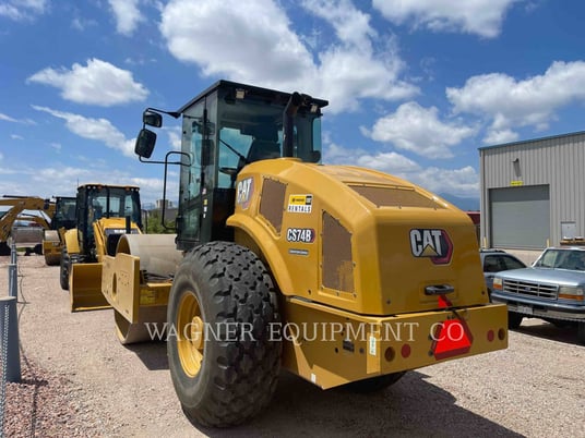 Caterpillar CS74, Compactor, 860 hours, S/N: CS400150, 2022 - Image 4
