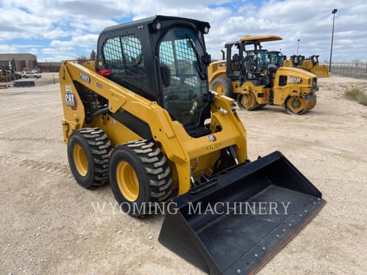Cat 236D3, Skid Steer Loader, 127 hours, S/N: KXL02029, 2022 - Image 2
