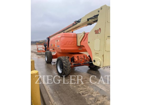 Jlg Industries, Inc. 800AJ, Articulated Boom Lift, 1808 hours, S/N: 0300187397, 2014 - Image 3