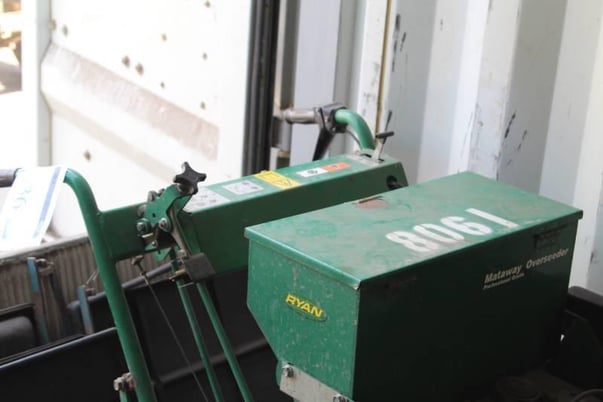 Ryan Mataway Professional Grade Overseeder - Image 4