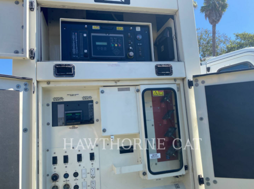 320 KW Caterpillar #XQ350, mobile generator set, serial #X3M00187, 13810 hours, 2013 - Image 2