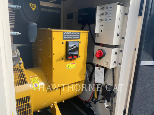 60 KW Caterpillar #XQ60T4F, mobile generator set, serial #CF901047, 2182 hours, 2021 - Image 2