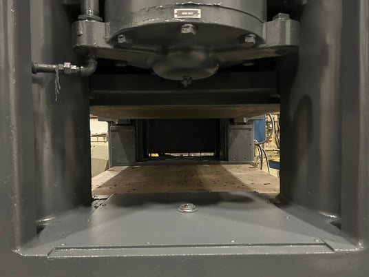 500 Ton, Minster #E2-500-48-48, 12" stroke, 28" Shut Height, 48" x 48" bed, 28 SPM,air clutch & brake, 1972 - Image 6