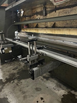 100 Ton, DiAcro #100-12, Hydra-mech press brake, Automec CNC 9X9 Control, Foot Pedal & Hand Adjustable Ram - Image 2