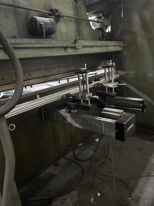 150 Ton, Dreis & Krump #810-R, mechanical press brake, 10' overall, 102" between housing, 3" stroke, CNC 9 X - Image 2
