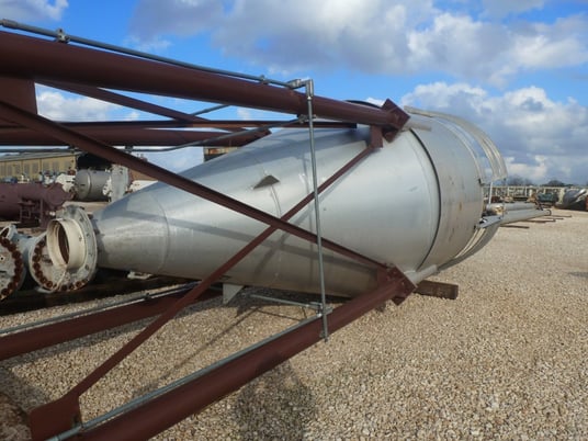 3250 gallon, Silo, 96" dia. x 5'-0" straight side x 11' cone (60&deg; ), alum. legs support, surplus - Image 2