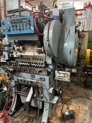 Asahi Seiki #TP-25, transfer press, 2" stroke, 11 op die set, single row feed, Ori air cooled & brake, 1983 - Image 2