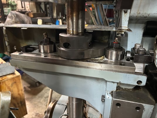 Asahi Seiki #TP-25, transfer press, 2" stroke, 11 op die set, single row feed, Ori air cooled & brake, 1983 - Image 3