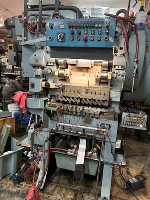 Asahi Seiki #TP-25, transfer press, 2" stroke, 11 op die set, single row feed, Ori air cooled & brake, 1983 - Image 5