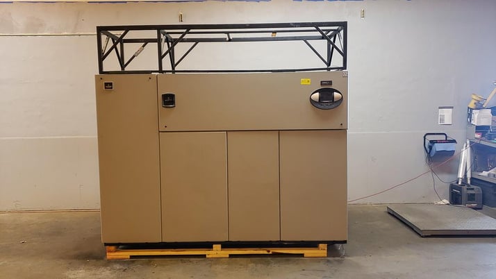 22 Ton Liebert #DS077KSA001569S, CRAC Glycol Downfall Unit, R-407C, 165-315 psig, 15 HP Fan, 460 V, 2010 - Image 1