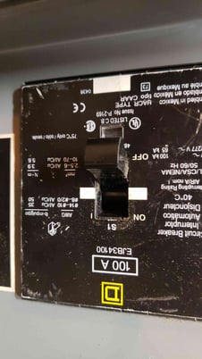 100 Amp. Square D, NC38SHR, NF Panelboard, (31) breakers, 4 Wire, 3 phase, 480Y/277 VAC - Image 5