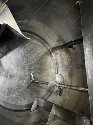850 gallon Stainless Steel jacketed mix tank, 60" dia. x 60" deep, dish bottom, 2" center bottom outlet - Image 2