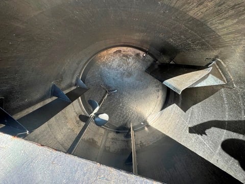 850 gallon Stainless Steel jacketed mix tank, 60" dia. x 60" deep, dish bottom, 2" center bottom outlet - Image 3