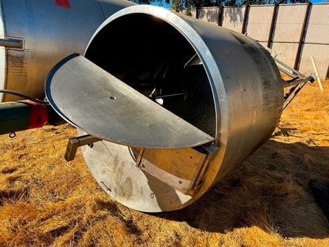 850 gallon Stainless Steel jacketed mix tank, 60" dia. x 60" deep, dish bottom, 2" center bottom outlet - Image 5