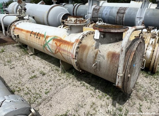 1824 sq.ft., Doyle & Roth, Heat Exchanger, .75" diameter x 10' long Tubes rated 86 psi/ FV at 400 F, 1992 - Image 1