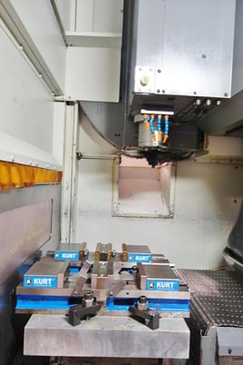 Kira #KDM43VCD, twin pallet CNC vertical machining center, Fanuc0iMD, 25" X, 14" Y, 22" Z, 10000 RPM, 40 - Image 8