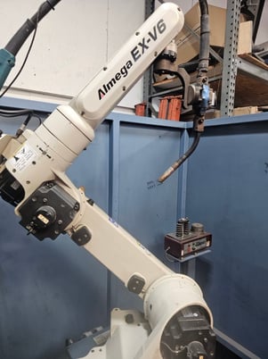 OTC, Almega EX-V6, Daihen Robotic Welding Cell, 6 Axes, 2002 - Image 1