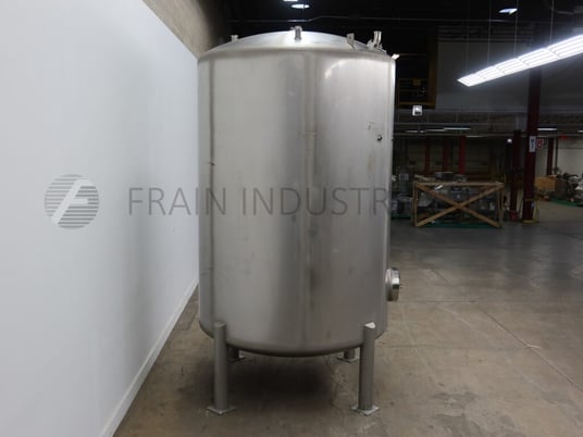 4000 gallon Mueller, 304 Stainless Steel, single wall tank, 92" dia. x 160" deep w/128" straight wall, dome - Image 3