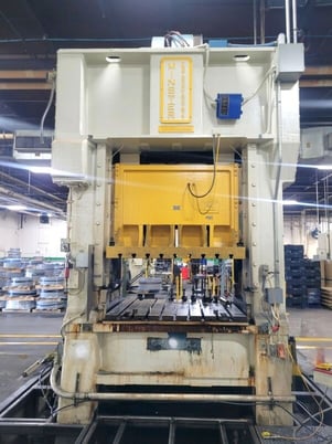 200 Ton, Minster #E2-200-60-54, straight side double crank, 8" stroke, 25" Shut Height, 45-90 SPM, air clutch - Image 1