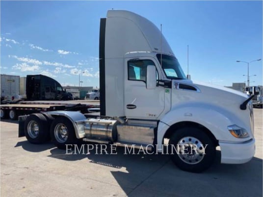 Kenworth (Obsolete) J.h. Day CAB, On Highway Truck Engine, S/N: 1XKYD49X3HJ153013, 2017 - Image 3