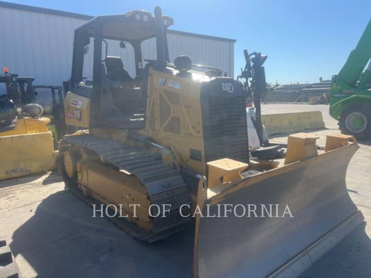 Caterpillar D2, Crawler Dozer, 833 hours, S/N: XKM01466, 2022 - Image 2