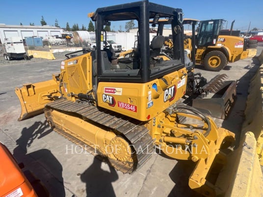 Caterpillar D2, Crawler Dozer, 833 hours, S/N: XKM01466, 2022 - Image 4