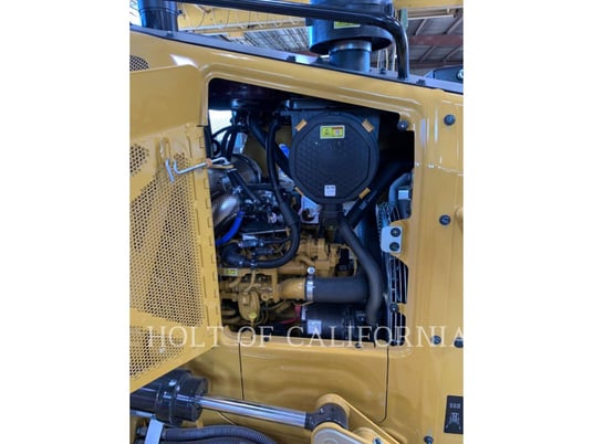 Caterpillar D2, Crawler Dozer, 833 hours, S/N: XKM01466, 2022 - Image 7