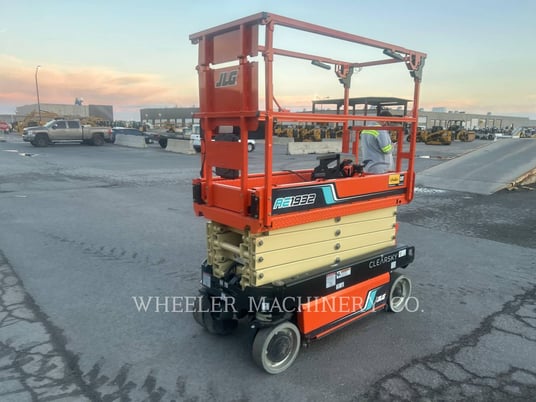 Jlg Industries, Inc. AE1932, Lift Scissor, 15 hours, S/N: M200055850, 2022 - Image 4
