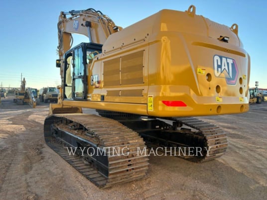 Caterpillar 352, Crawler Excavator, 129 hours, S/N: SYR10029, 2023 - Image 4