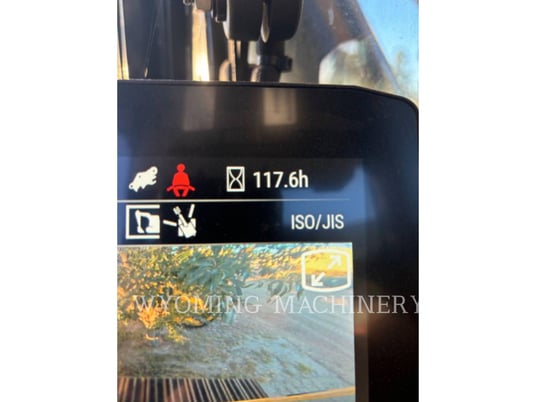 Caterpillar 352, Crawler Excavator, 129 hours, S/N: SYR10029, 2023 - Image 5