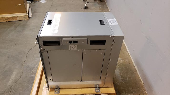 250 KVA APC #SYSW250KD, Static Bypass Switch, 3 phase, 250 kW, 380-301 Amps, 380-480 V - Image 3