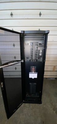 60 KVA APC #OG-PD60F6FK1, Symmetra PX PDU MBP, 3 Wire, 157 Amps, 120/208 V - Image 3