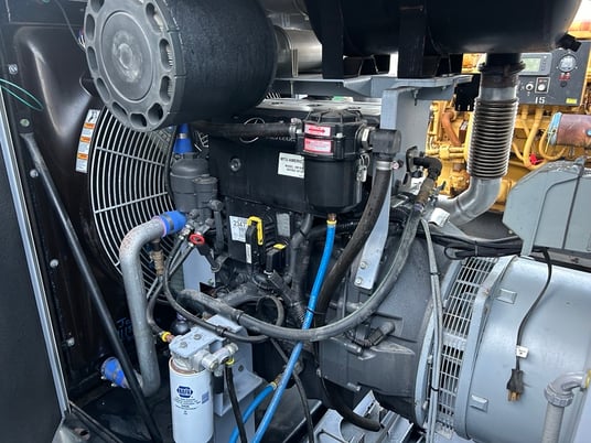 100 KW MTU #DS100, diesel generator set, 120/208 Volts, 3-phase, 197 HP @ 1800 RPM, 4R 4.8L OM924LA engine - Image 8