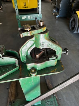 2" x 2" x 1/4" Whitney #455, manual ironworker - Image 4