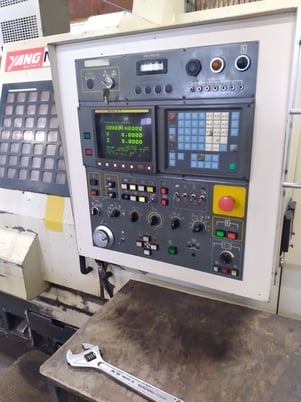 Yang #ML-25, CNC lathe, Fanuc 0T, 21.6" swing, 2.5" bar, 10" chuck, coolant system, 1994 - Image 3