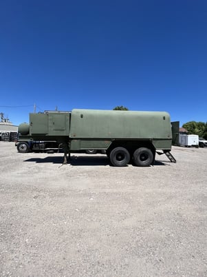 Army mobile machine shop trailer, hydraulic side doors - Image 2