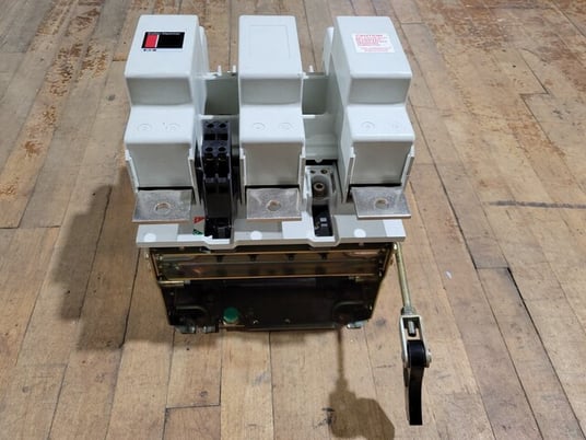 540 Amp. Cutler-Hammer #C10JN3, Contactor, 3P 3PH Coil 110/120V NEMA Size 6 Series C1 - Image 2