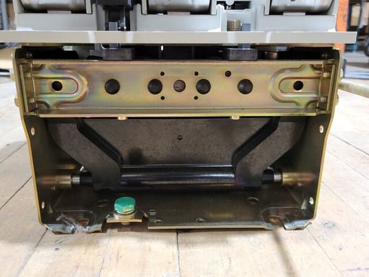 540 Amp. Cutler-Hammer #C10JN3, Contactor, 3P 3PH Coil 110/120V NEMA Size 6 Series C1 - Image 3
