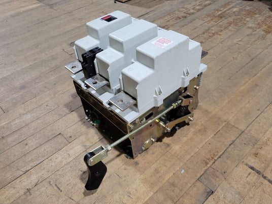540 Amp. Cutler-Hammer #C10JN3, Contactor, 3P 3PH Coil 110/120V NEMA Size 6 Series C1 - Image 4