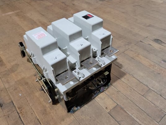 540 Amp. Cutler-Hammer #C10JN3, Contactor, 3P 3PH Coil 110/120V NEMA Size 6 Series C1 - Image 6