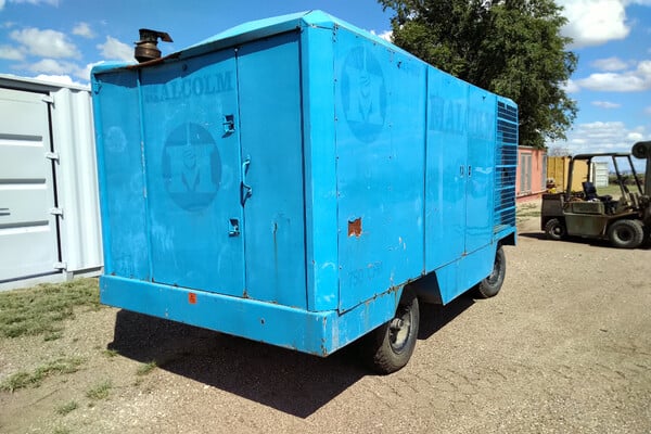 750 cfm, 300 psi, Ingersoll-Rand #XHP750WCAT, portable air compressor, 1990 - Image 3